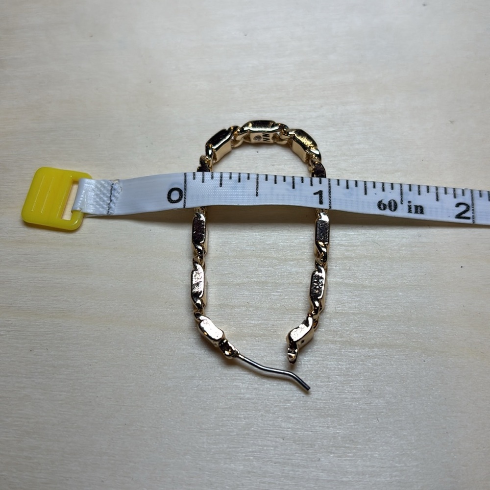 Nine West earrings gold toned 2” long and 1” wide. - Picture 7 of 7
